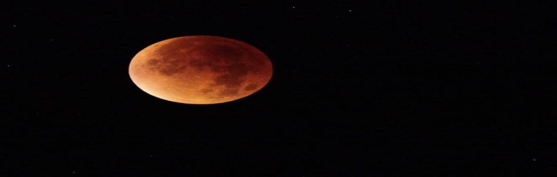 E la luna bussò: l’eclissi del 27 luglio e dove vederla al meglio